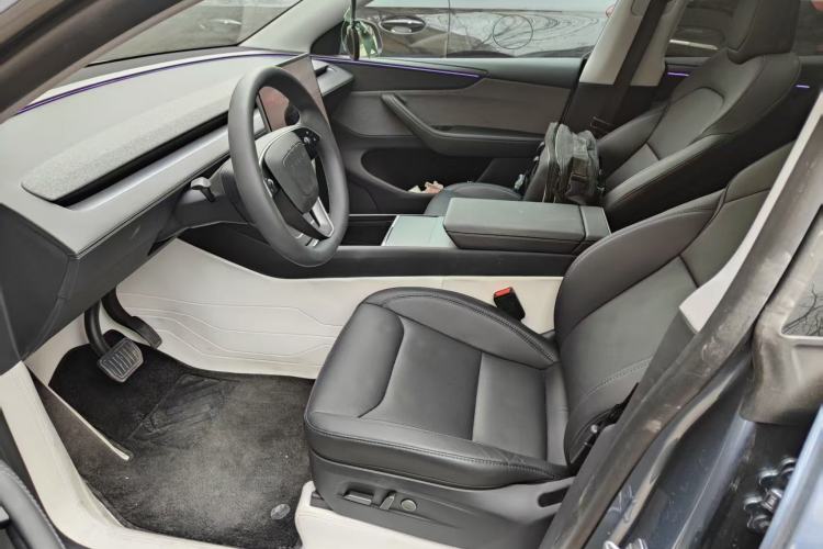 Used Tesla Model Y 2025 Rear-Wheel-Drive Version