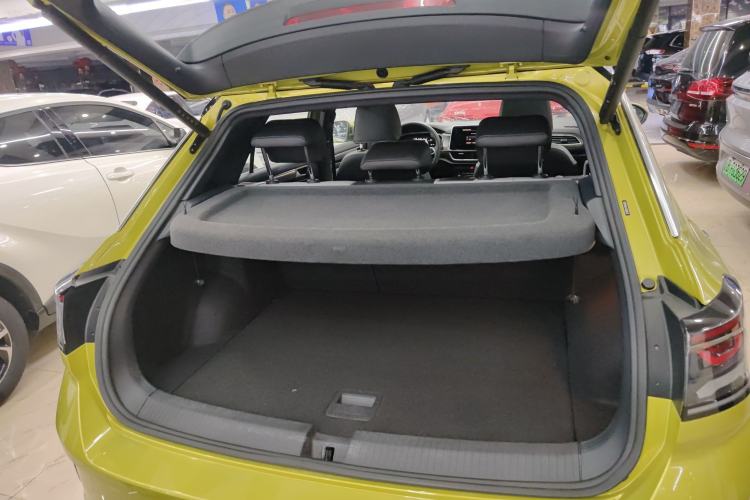 Used Volkswagen T-ROC 2023 300TSI DSG Two-Wheel Drive Starlight Edition