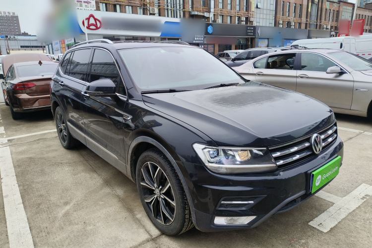 Used Volkswagen Tiguan L 2019 Revised 330TSI Automatic Two-Wheel Drive Smart & Luxury Edition China VI Standard
