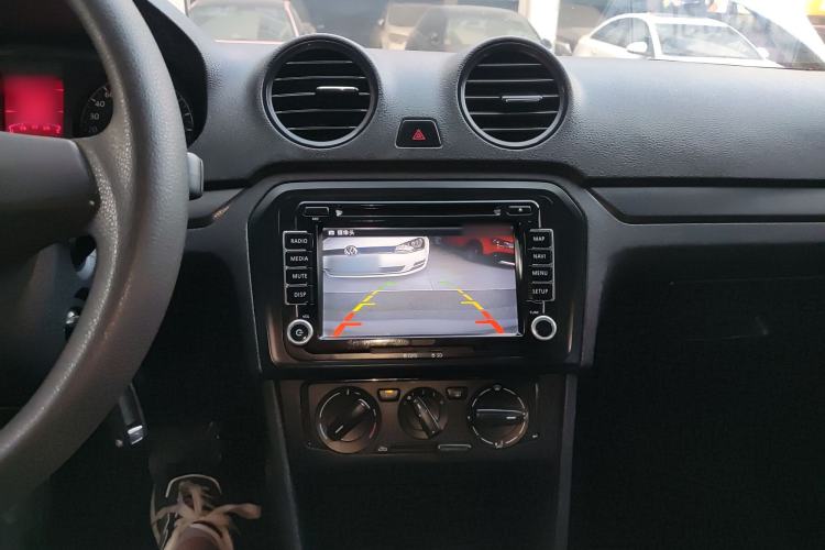 Used Volkswagen Jetta 2015 1.6L Automatic Fashion Model
