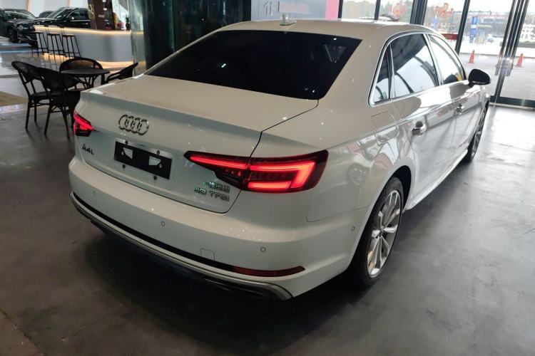 Used Audi A4L 2019 40 TFSI Fashion Version China V