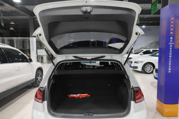 Used Volkswagen Golf 2018 230TSI Automatic Comfort Model
