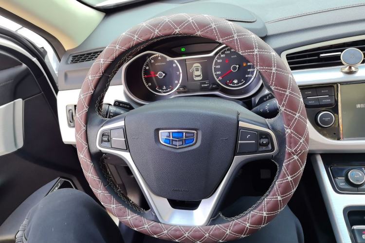 Used Geely Auto Emgrand X7 Sport 2018 2.0L Manual Two-Wheel Drive Zhiya Version
