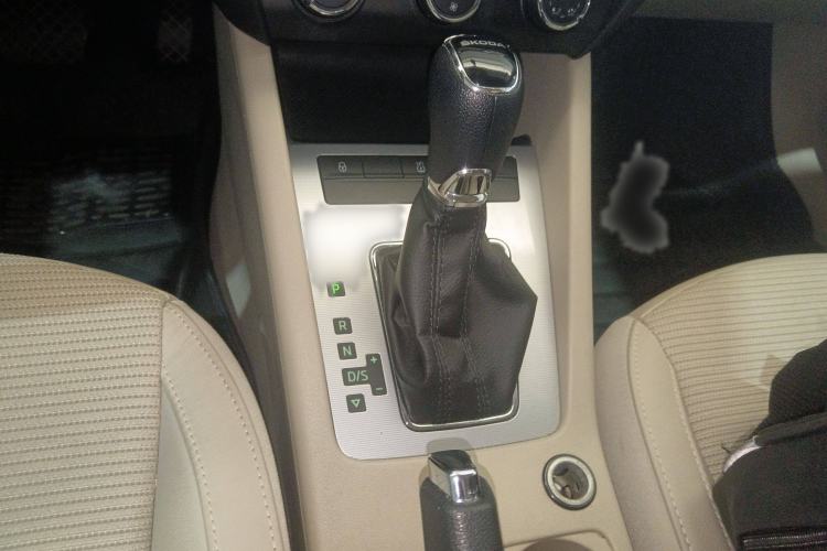 Used Skoda Octavia 2016 1.6L Automatic Chuanxing Edition
