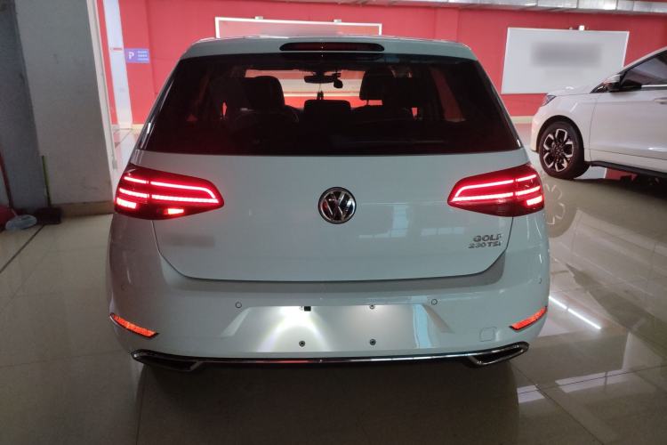 Used Volkswagen Golf 2018 230TSI Automatic Luxury Version
