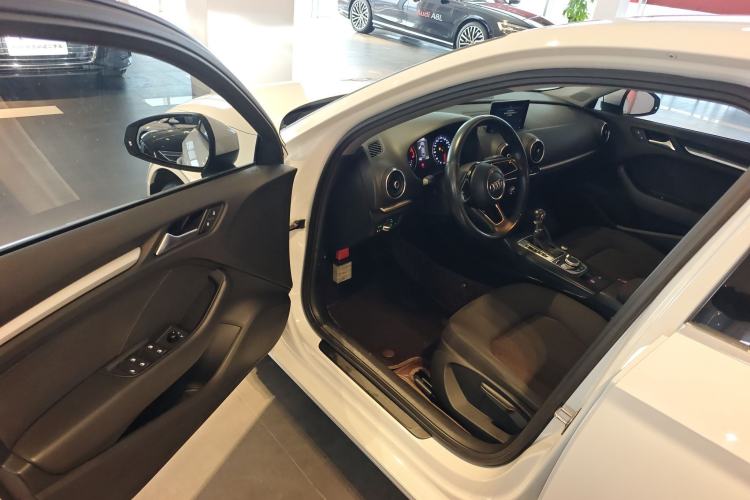 Used Audi A3 2017 Limousine 35 TFSI Ambition Edition
