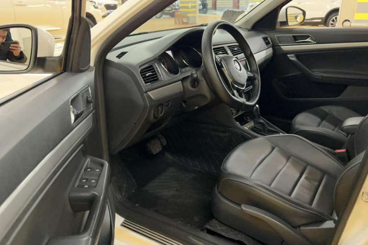 Used Volkswagen Gran Lavida 2017 180TSI DSG Comfort Edition
