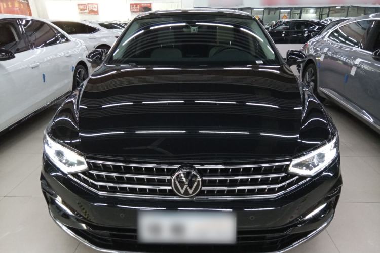 Used Volkswagen Magotan 2025 Zhongxiang Version 330TSI DSG Luxury Edition

