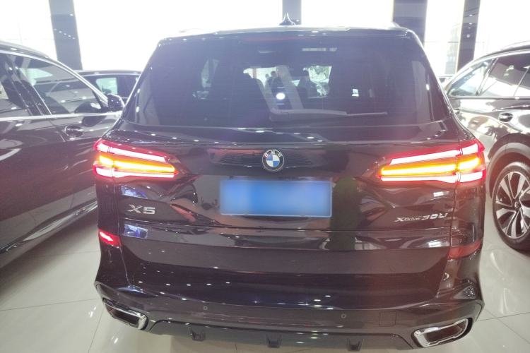 Used BMW X5 2022 Restyled xDrive 30Li Luxury Version M Sport Package
