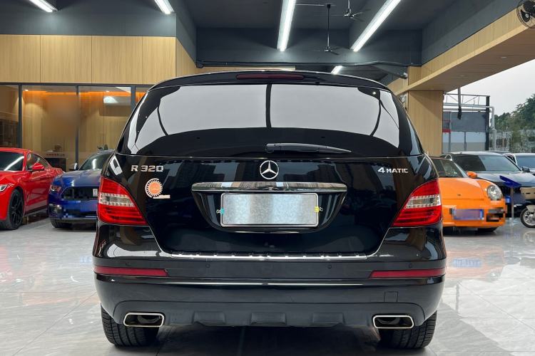 Used Mercedes-Benz R-Class 2017 R 320 4MATIC Business Edition Prestige Model
