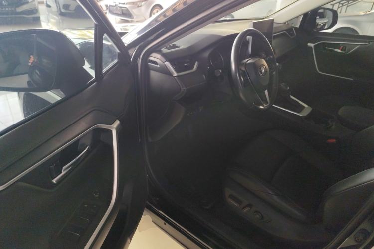 Used Toyota Wildlander 2022 2.0L CVT Two-Wheel Drive Luxury Edition
