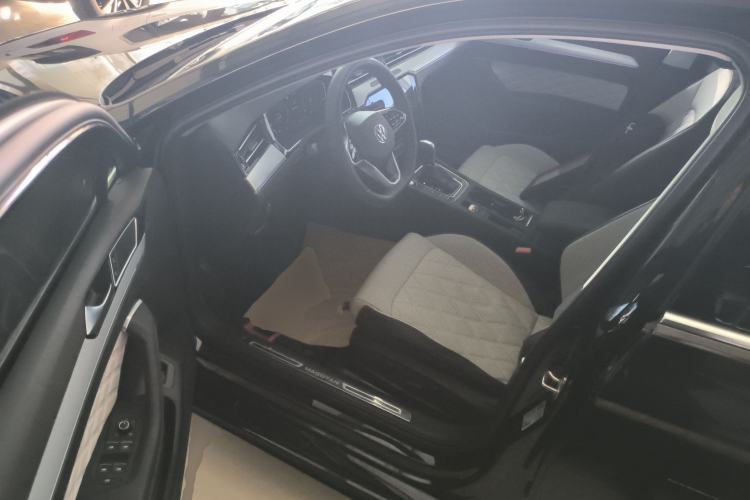 Used Volkswagen Magotan 2025 Zhongxiang Version 330TSI DSG Luxury Edition