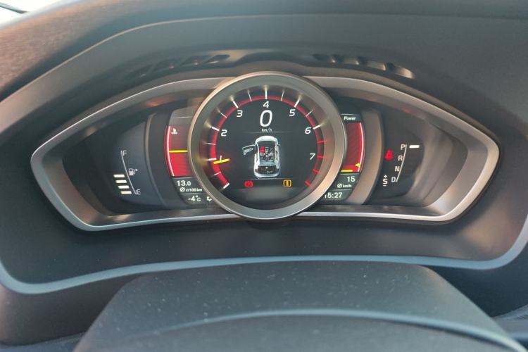 Used Volvo V40 2015 1.6T Zhiyi Edition
