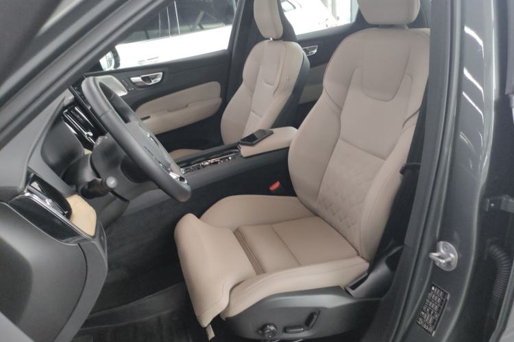 Used Volvo XC60 2026 B5 4x4 SmartDrive Sport Edition