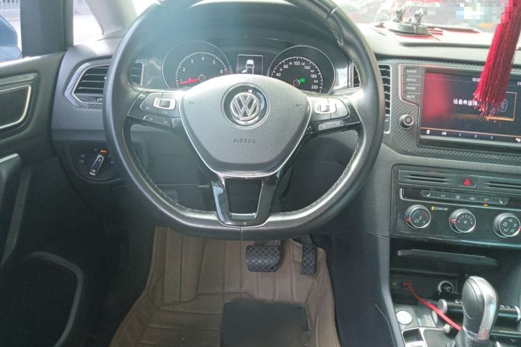 Used Volkswagen Golf Sportsvan 2016 230TSI Automatic Luxury Version
