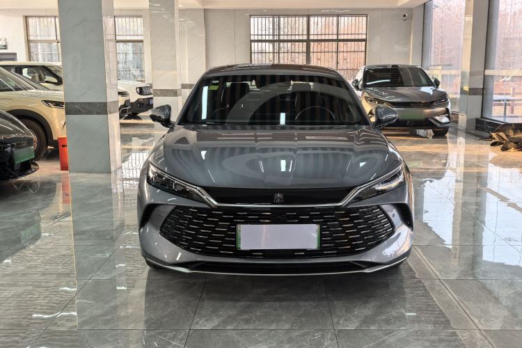 Used BYD Qin L 2025 DM-i Smart Drive 120KM Excellence Model
