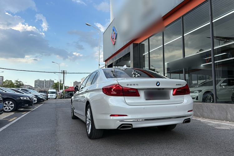 Used BMW 5 Series 2019 525Li Luxury Package
