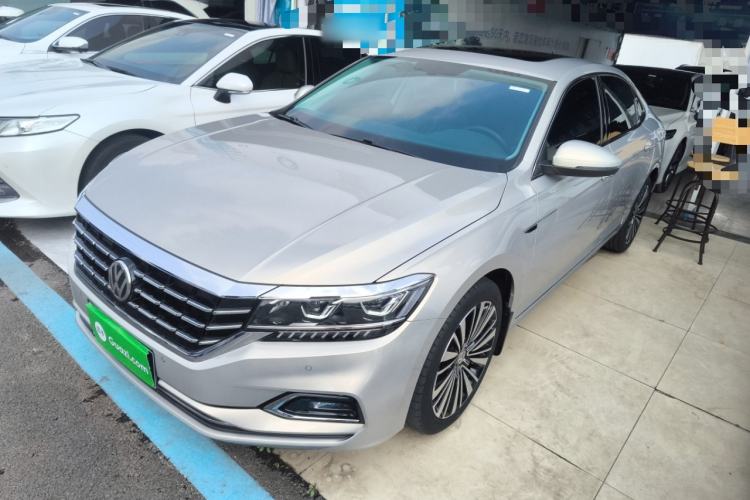 Used Volkswagen Passat 2019 330TSI Luxury Edition China VI Standard
