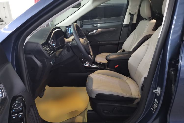 Used Ford Escape 2020 EcoBoost 245 Two-Wheel-Drive Titanium Edition
