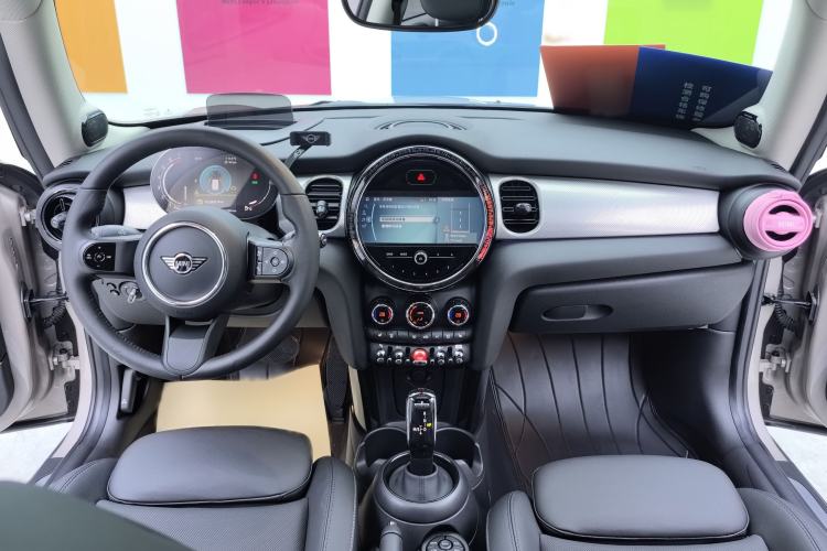 Used  MINI 2023 1.5T COOPER Artist
