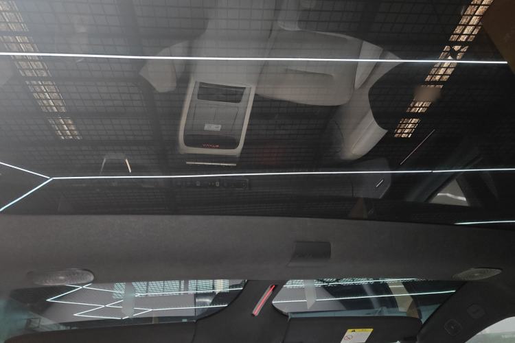 Used  12 2024 700 Three-Laser Rear-Wheel Drive Luxury Edition