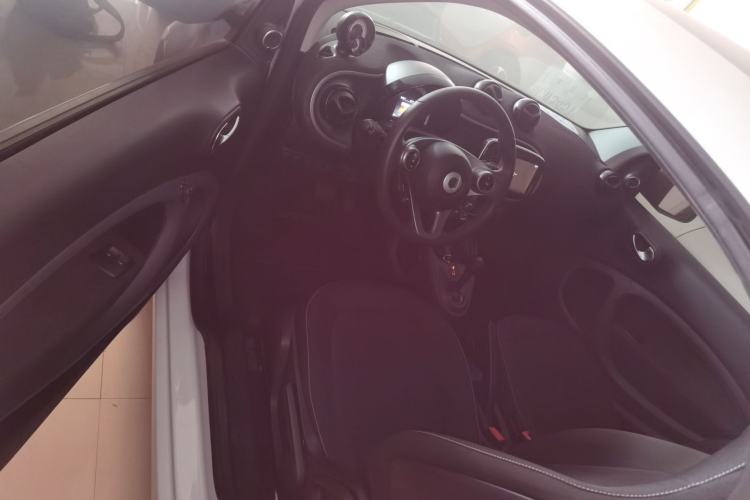 Used  fortwo 2017 1.0L 52kW New Sound Special Edition China V Emission Standard
