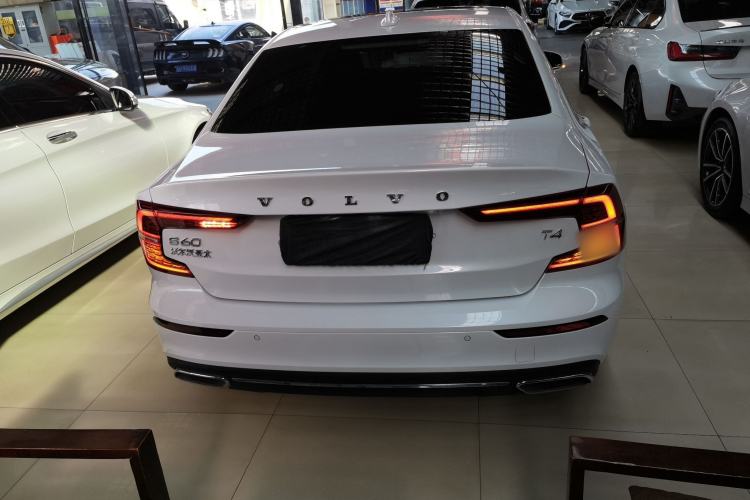 Used Volvo S60 2021 T4 Zhiyi Luxury Edition

