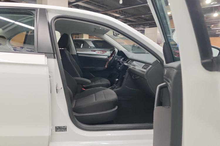 Used Volkswagen Bora 2017 1.6L Automatic Fashion Model