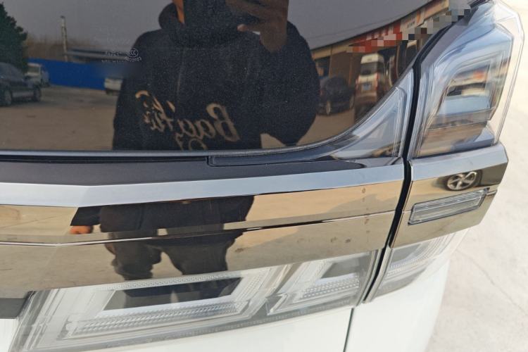 Used Toyota Vellfire 2023 Crown Dual-Engine 2.5L HV Ultimate Edition