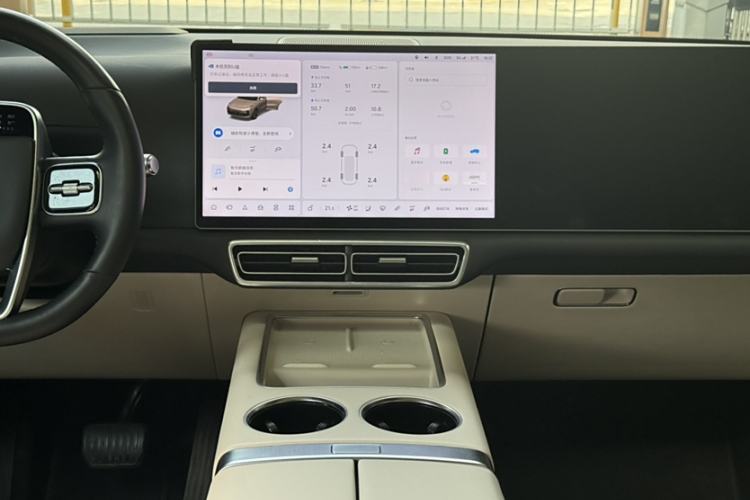 Used Li Auto L8 2023 Pro Model
