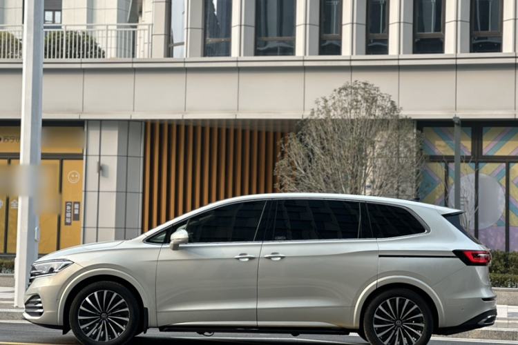 Used Volkswagen Viloran 2024 380TSI Premium Edition
