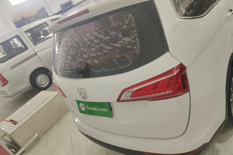 Used Baojun 730 2017 1.5T DCT Flagship Model 7 Seats China V Emission Standard
