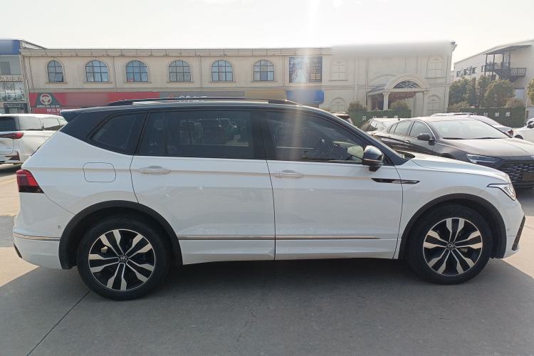 Used Volkswagen Tiguan L 2023 330TSI Automatic Two-Wheel Drive R-Line Enjoyment Edition
