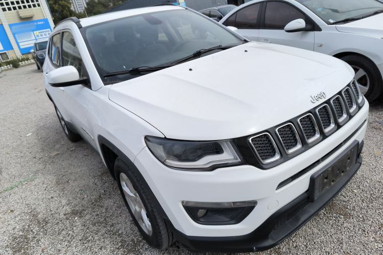 Used  Compass 2017 200T Automatic Family Edition
