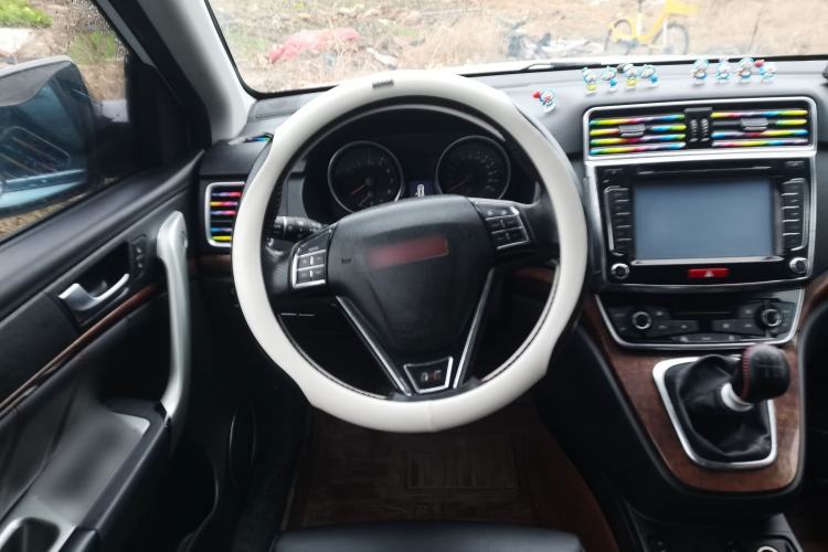 Used Haval H6 2015 Revised Version Sport Edition 1.5T Manual Transmission Two-Wheel Drive Elite Grade
