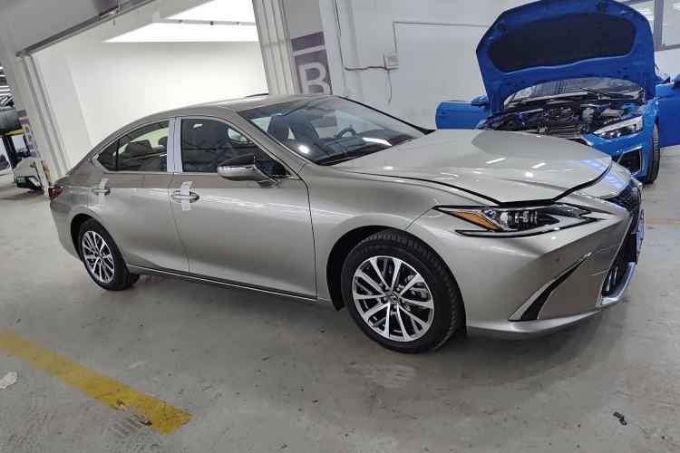 Used Lexus ES 2023 200 Excellence Edition