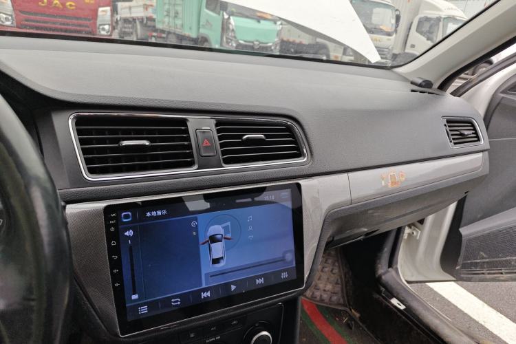 Used Volkswagen Lavida 2015 1.6L Automatic Comfort Edition
