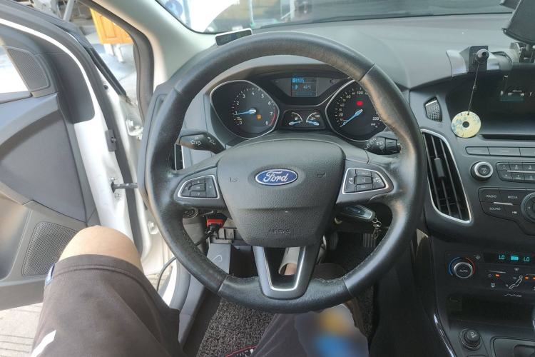 Used Ford Focus 2015 Hatchback 1.6L Automatic Fashion Edition
