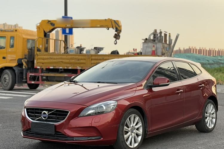 Used Volvo V40 2016 T3 Zhiyi Edition
