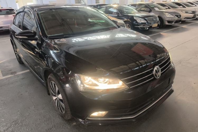Used Volkswagen Sagitar 2017 230TSI Automatic Comfort Version
