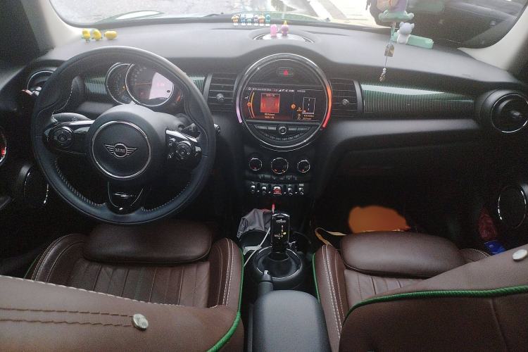 Used  MINI 2019 1.5T COOPER 60th Anniversary Edition Five-Door Version
