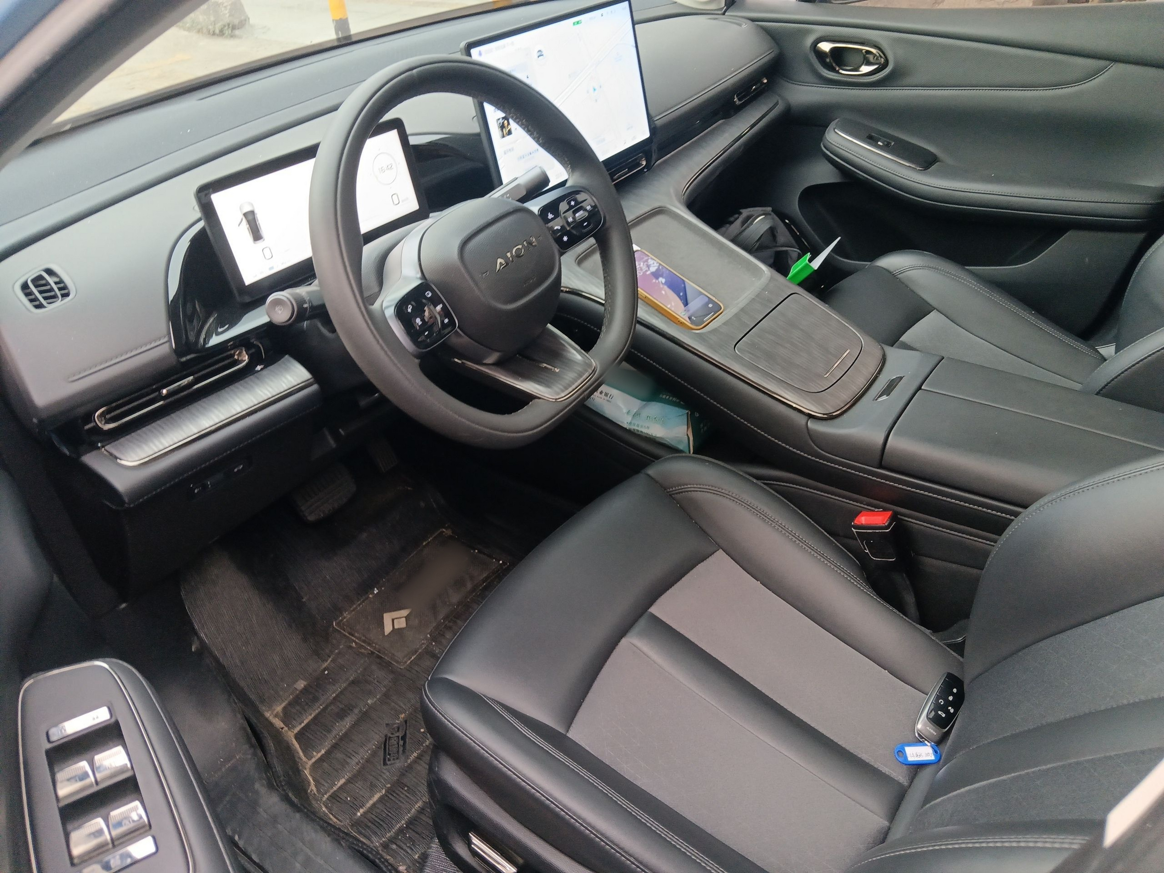 Переднее сиденье в автомобиле