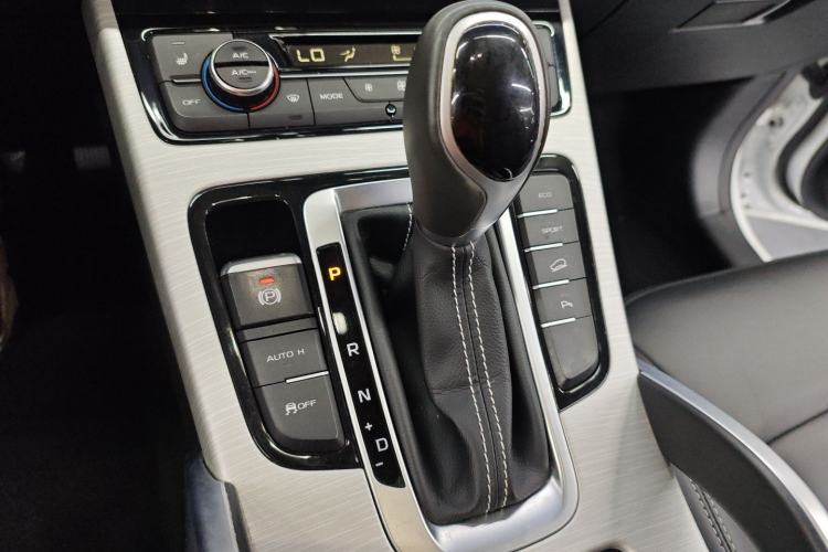 Used Geely Auto Emgrand X7 Sport 2018 1.8TD Automatic Two-Wheel Drive Smart Connect 4G Internet Edition
