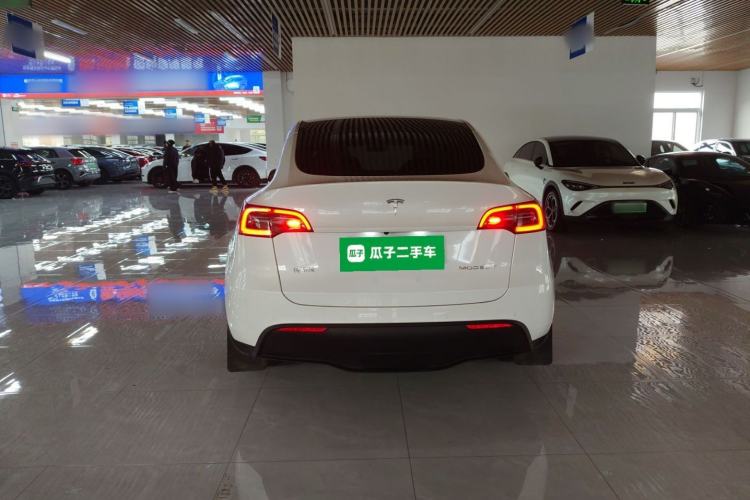 Used Tesla Model Y 2023 Long-Range All-Wheel-Drive Version
