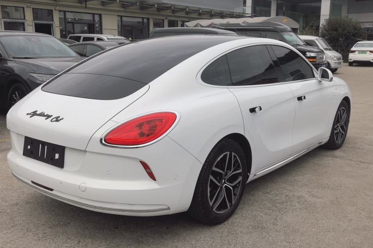 Used ORA Lightning Cat 2022 555 km Luxury Edition
