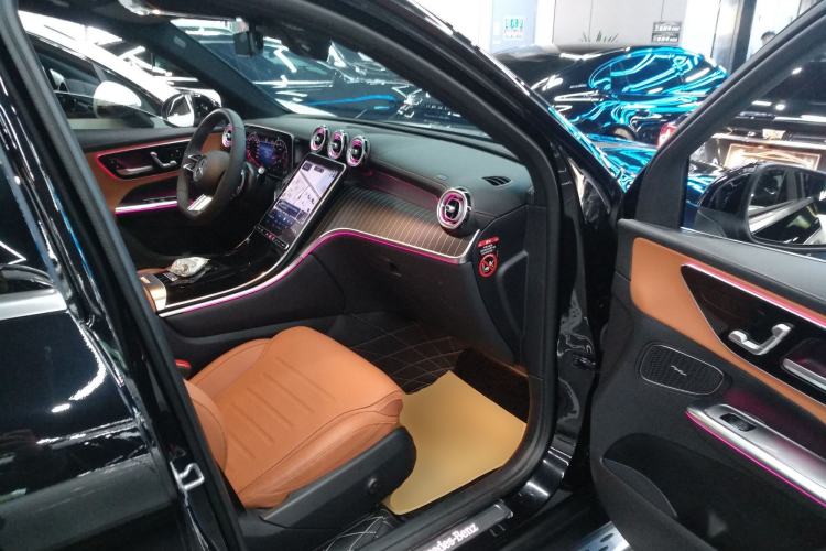 Used Mercedes-Benz GLC 2024 Refreshed GLC 300 L 4MATIC Dynamic Version 5 Seats
