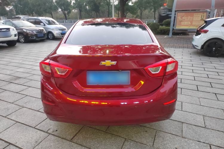 Used Chevrolet Cruze 2018 320 Automatic Pioneer Sunroof Edition
