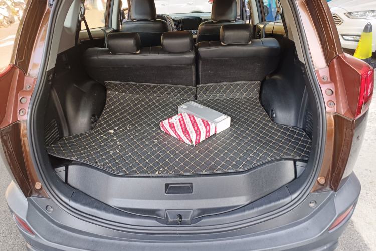 Used Toyota RAV4 2015 2.0L CVT Two-Wheel Drive Urban Edition
