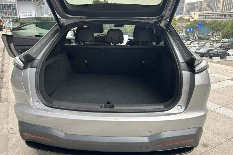 Used ONVO L60 2024 60 kWh Rear-Drive Version