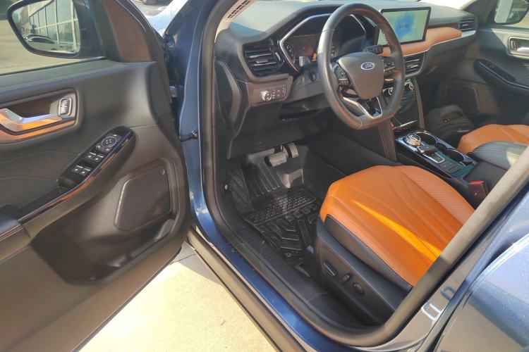 Used Ford Escape 2020 EcoBoost 245 Two-Wheel-Drive Titanium Edition
